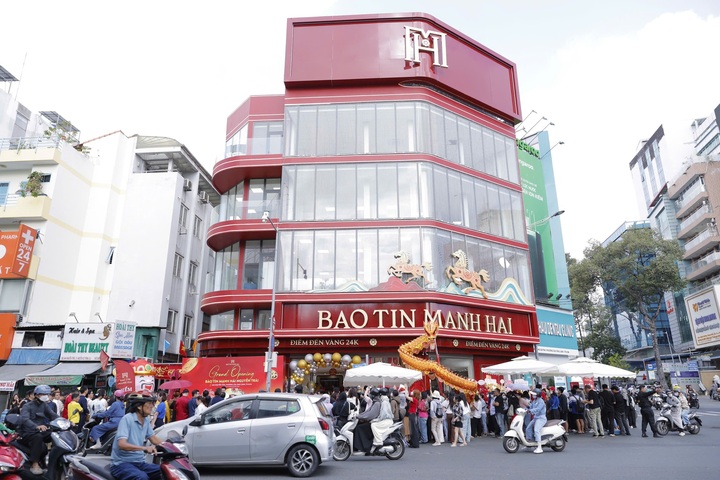 Khai trương cửa hàng lớn nhất của Bảo Tín Mạnh Hải tại TP.HCM - 3
