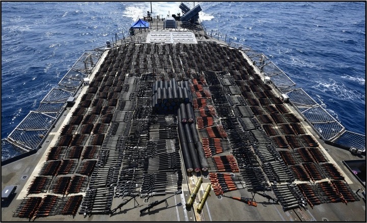 Các lô hàng vũ khí bất hợp pháp bị chặn bắt ở phía bắc Biển Ả Rập năm 2021.