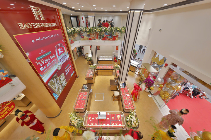 Khai trương cửa hàng lớn nhất của Bảo Tín Mạnh Hải tại TP.HCM - 2