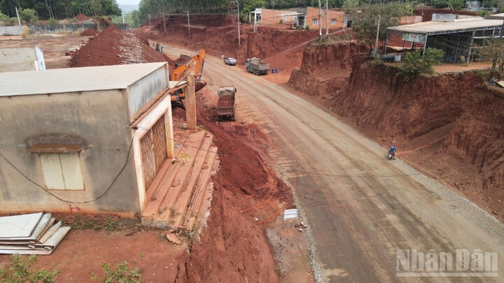 Các hộ dân này nằm trong phạm vi giải phóng mặt bằng để thực hiện dự án nâng cấp, mở rộng đường ĐT 753.