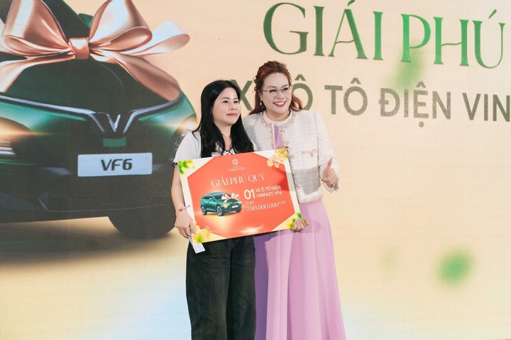 Các phần quà giá trị lên tới 900 triệu đồng đã tìm được chủ nhân may mắn, khởi đầu một năm tài lộc thăng hoa tại Vinhomes Golden City.