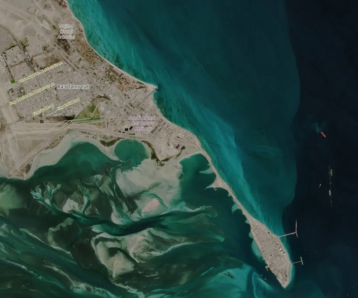 Ảnh vệ tinh vị trí nhà máy trước khi bị tấn công.