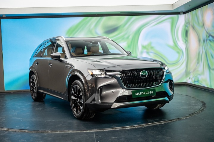 Mazda CX-90 sở hữu kích thước đồ sộ với chiều dài hơn 5,1 mét. (Ảnh: Quốc Minh)