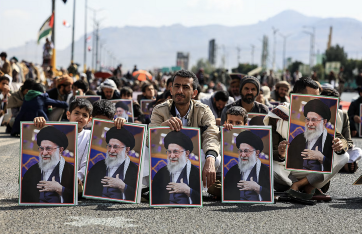 Người dân biểu tình phản chiến ở Yemen.