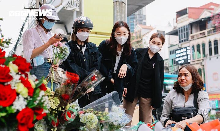 Ngày 4/3, Hà Nội rét về đêm và sáng, trưa chiều hửng nắng. (Ảnh minh hoạ: Khổng Chí)