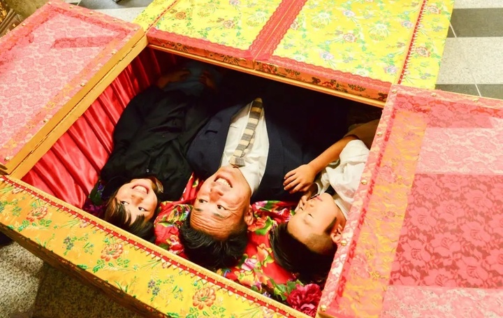 Thiền định, chánh niệm và liệu pháp nhận thức hành vi là những công cụ tiêu chuẩn được sử dụng để cải thiện sức khỏe tâm thần. (Ảnh: Kajiya Honten)