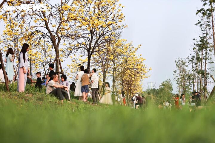 Việc xác định chính xác thời điểm từng tiết khí giúp người dân thuận tiện theo dõi sự thay đổi thời tiết. (Ảnh minh họa: Đắc Huy)