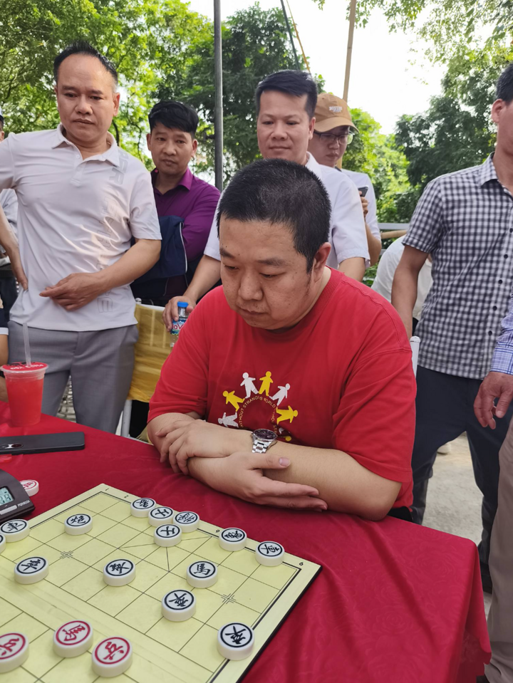 Kỳ thủ Vương Hạo tham gia Giải Cờ Tướng Lễ Hội Truyền Thống Làng Đông Lao, xã An Khánh, Hà Nội. (Nguồn: Liên Đoàn Cờ Tướng Việt Nam)