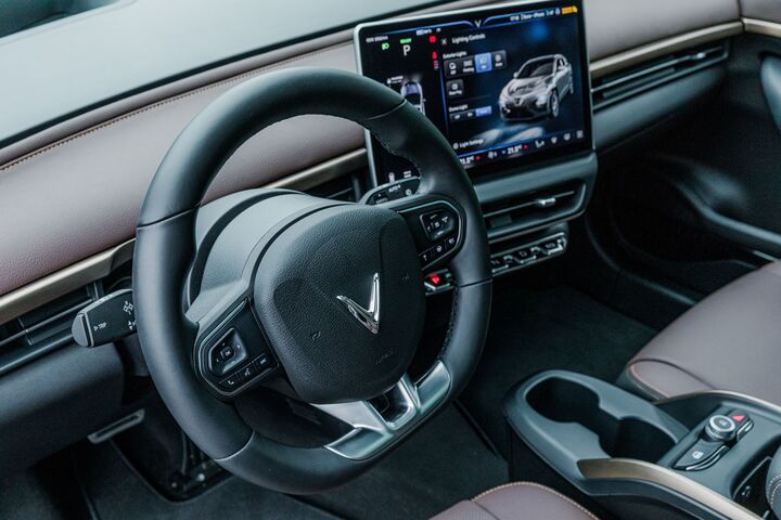 Mua VinFast VF 6 chỉ 0 đồng trả trước, 0 đồng sạc pin, lãi suất cố định 7%/năm - 2