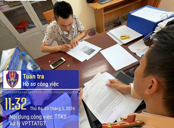 Lạng lách, đánh võng trên quốc lộ, hai người đàn ông bị xử phạt 26 triệu đồng - 2