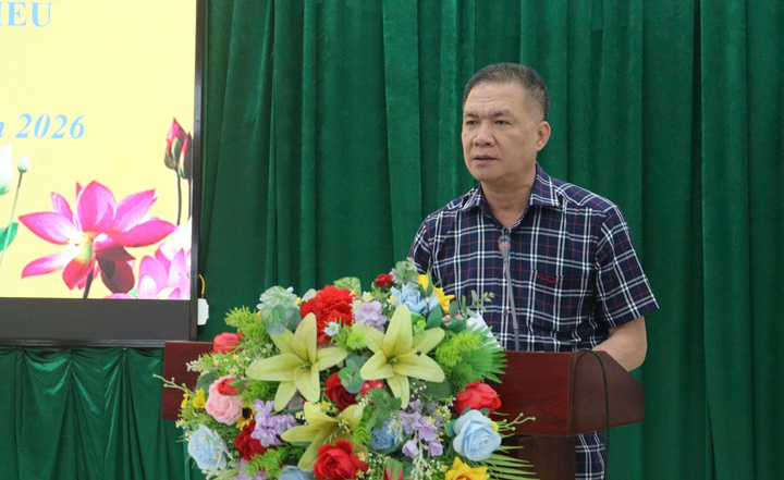 Ông Nguyễn Quang Đường, Chủ tịch UBND xã Mỹ Đức, ứng cử viên HĐND xã Mỹ Đức nhiệm kỳ 2026-2031 tại đơn vị bầu cử số 3, trình bày chương trình hành động và thay mặt các ứng tiếp thu ý kiến cử tri.