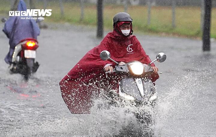 Ngày 5/3, miền Nam mưa trái mùa. (Ảnh minh hoạ: Lương Ý)