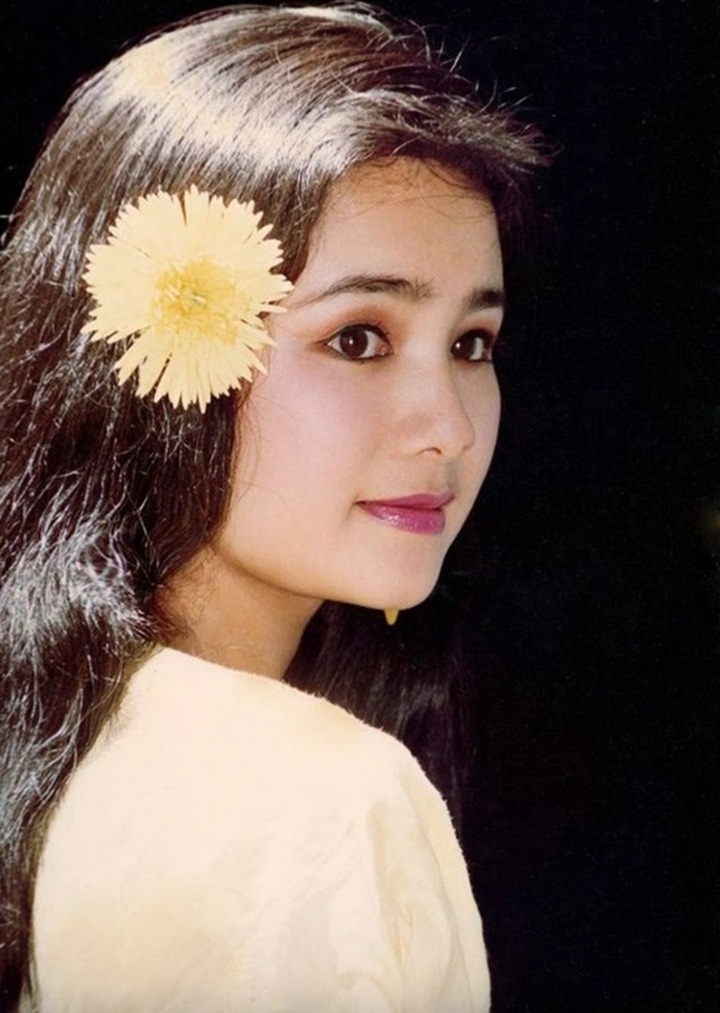 NSND Thu Hà thời trẻ.