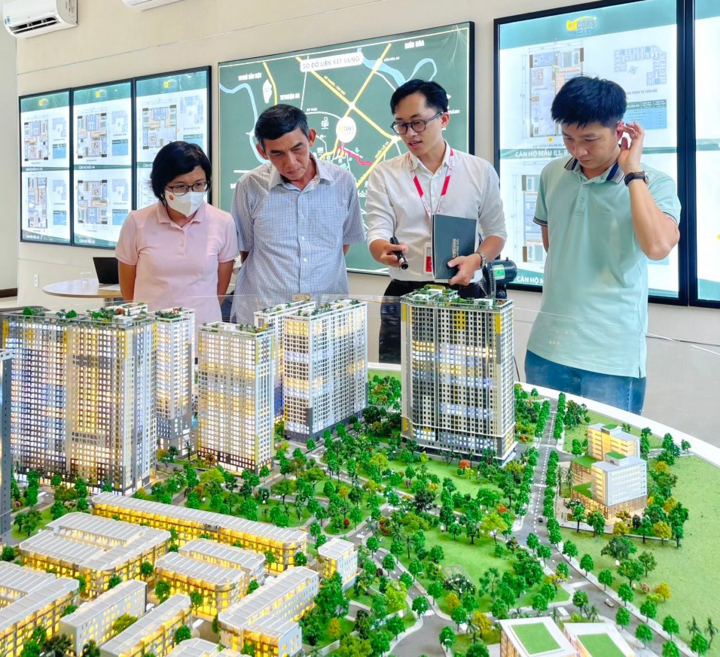 Lãi suất ngân hàng tăng khiến giao dịch bất động sản ở TP.HCM có dấu hiệu trầm lắng. (Ảnh: Đ.V)