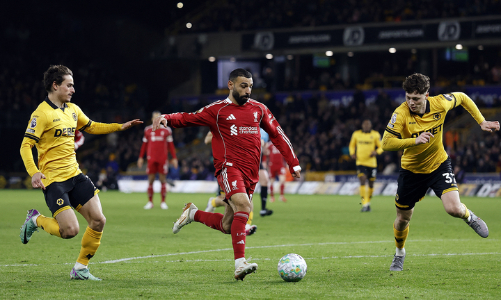Kết quả Wolves vs Liverpool: Salah lập công, thua đau phút 90+4 Salah ghi bàn nhưng Liverpool vẫn thua Wolves. (Ảnh: Reuters)