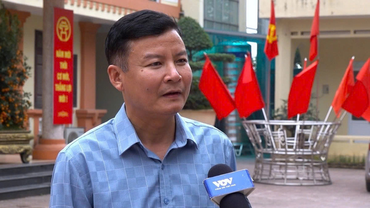 Ông Nguyễn Văn Tám, Trưởng thôn Phương Nhị.