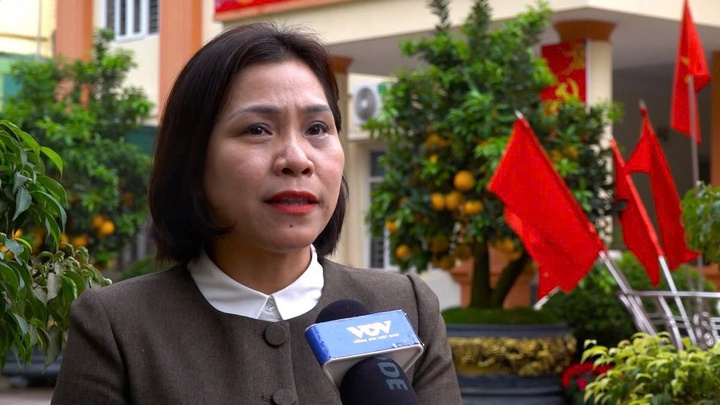 Bà Nguyễn Tuyết Anh, Trưởng Ban Xây dựng Đảng xã Ngọc Hồi, thành viên Ủy ban bầu cử xã Ngọc Hồi.