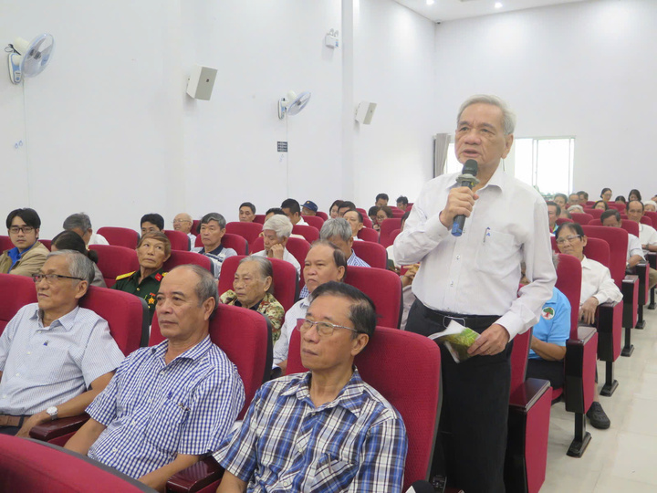 Cử tri Trần Bá Hà - phường Sài Gòn cho biết người dân rất tin tưởng vào những quyết sách phát triển TP.HCM trong giai đoạn mới, niềm tin nhân đôi khi hàng loạt công trình trọng điểm đầu tư gần đây.