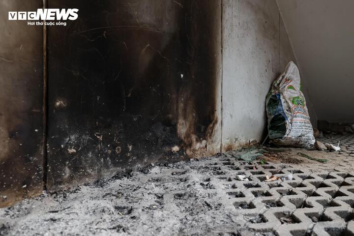 Nhếch nhác hàng quán, rác thải bủa vây dọc tuyến metro Cát Linh - Hà Đông - 4