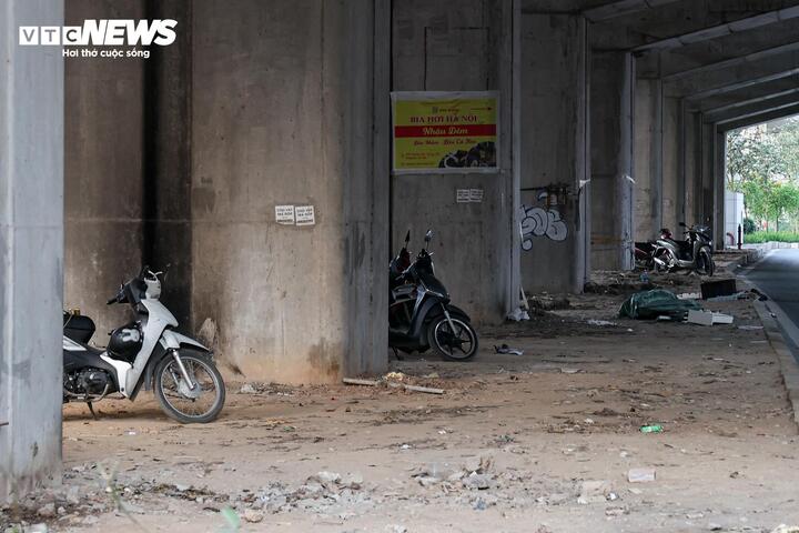 Nhếch nhác hàng quán, rác thải bủa vây dọc tuyến metro Cát Linh - Hà Đông - 8