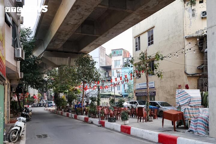 Nhếch nhác hàng quán, rác thải bủa vây dọc tuyến metro Cát Linh - Hà Đông - 17