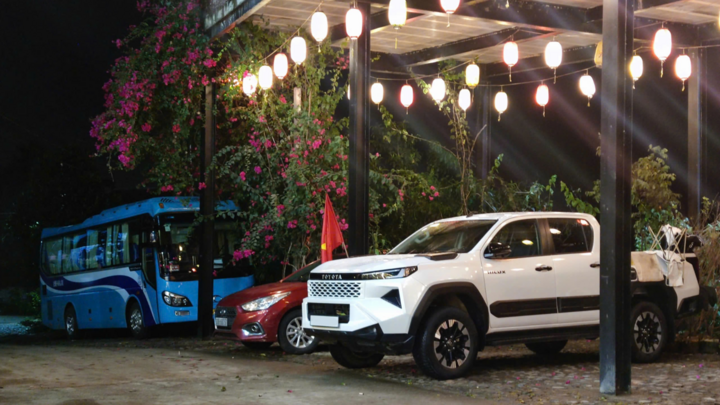 Hilux 2026 được đánh giá cao về sự êm ái khi di chuyển trên đa dạng địa hình. (Ảnh: NVCC)