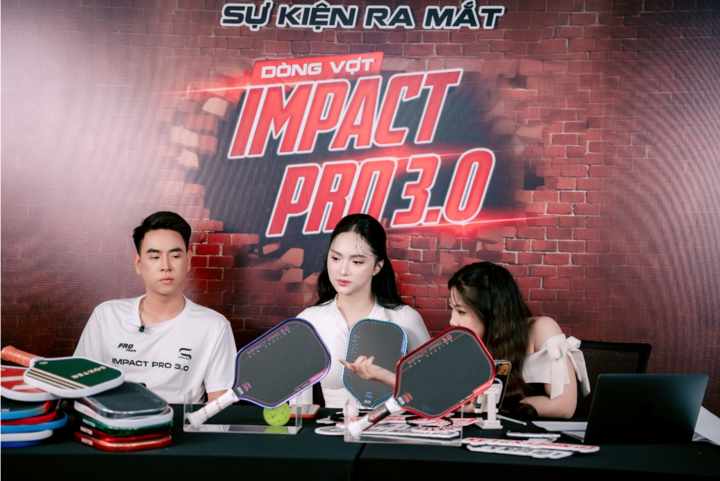 Hoa hậu Hương Giang cùng VĐV Đức Tiến tham gia sự kiện ra mắt Impact Pro 3.0.