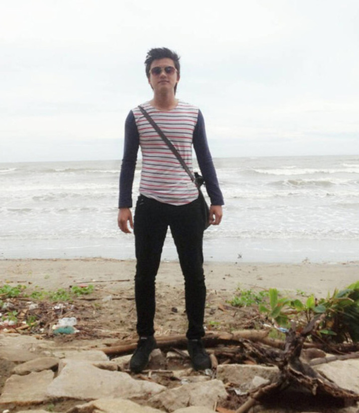 Anh có gu ăn mặc khá đơn giản.