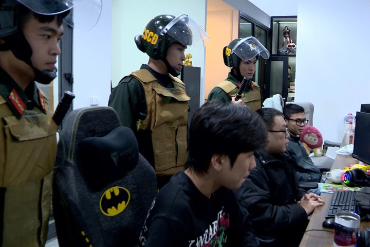 Từ mô hình hoạt động này, hệ thống đã tạo ra doanh thu lên tới hàng trăm tỷ đồng. Quá trình điều tra đến nay, lực lượng chức năng đã kê biên và truy vết khối tài sản khoảng 300 tỷ đồng, trong đó phần lớn là tiền điện tử.