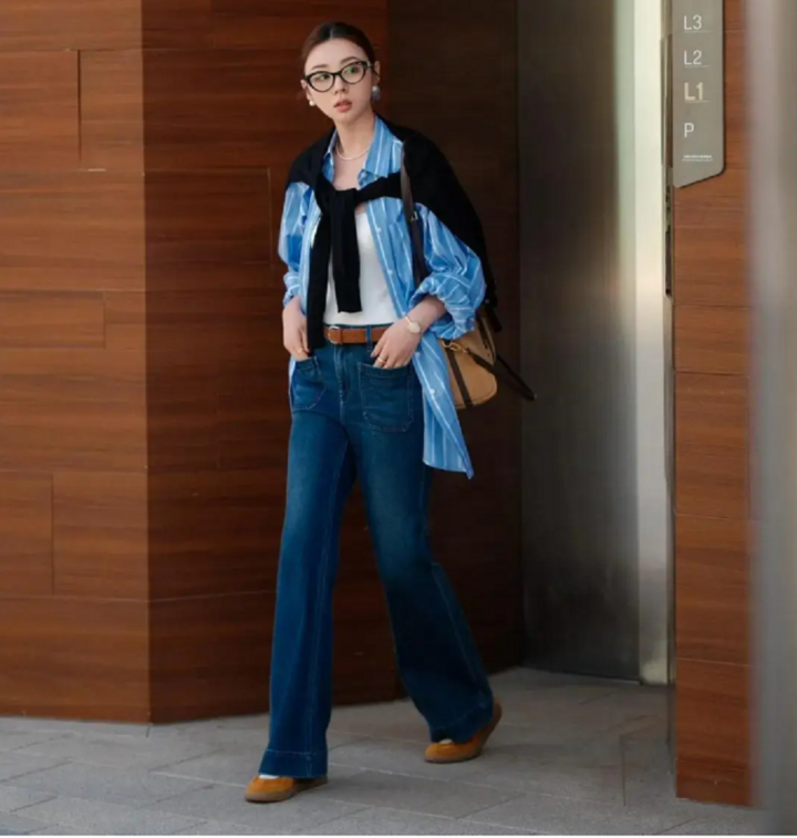 Cách phối đồ này tạo phong cách đơn giản và thanh lịch.