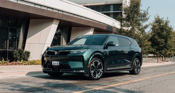 Dịch vụ 5 sao của VinFast vượt ngoài mong đợi khách hàng - 2