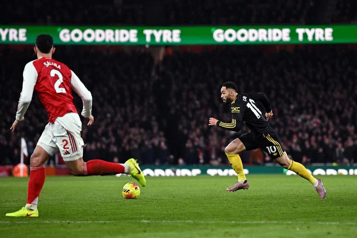 Giải bóng đá Ngoại hạng Anh chịu ảnh hưởng nặng nề bởi vấn nạn phát sóng lậu. (Ảnh: Reuters)