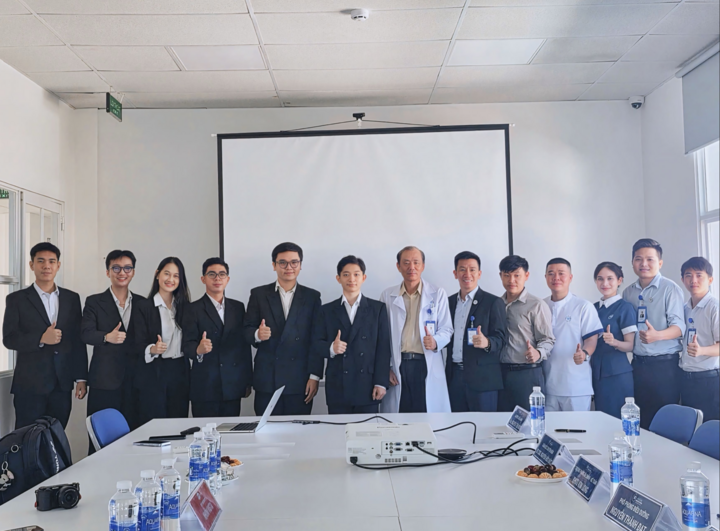 Dự án được phát triển dưới sự hướng dẫn của Tiến sĩ Nguyễn Trọng Luân, Chủ nhiệm Bộ môn Khởi nghiệp tại Trường Đại học FPT, với nhiều vòng phản biện về mô hình giá trị và khả năng triển khai thực tế.