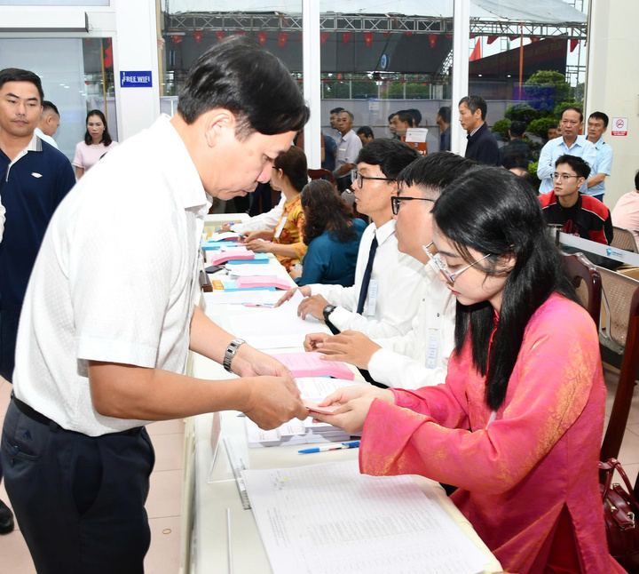 TP.HCM có 42 đơn vị bầu cử, với tổng số đại biểu HĐND được bầu là 125 người,