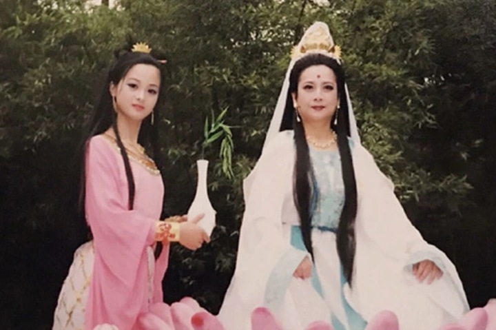 Cừu Đan Lợi đóng vai tiểu tiên bên cạnh Bồ Tát.