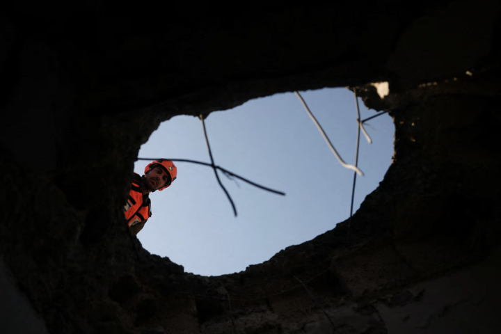 Quân đội Israel cho biết tên lửa của Iran bắn trúng khu vực trung tâm Israel. (Ảnh: Reuters)