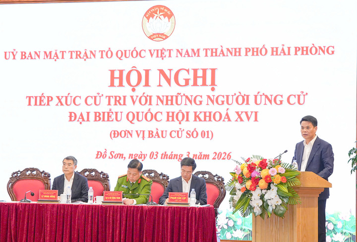 Ông Lê Ngọc Châu - Ủy viên Trung ương Đảng, Phó Bí thư Thành ủy, Bí thư Đảng ủy, Chủ tịch UBND TP Hải Phòng trình bày chương trình hành động.