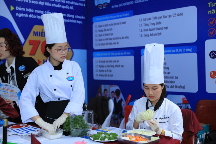 Thí sinh hình dung rõ hơn về ngành học thông qua phần giới thiệu từ các trường đại học, cao đẳng.