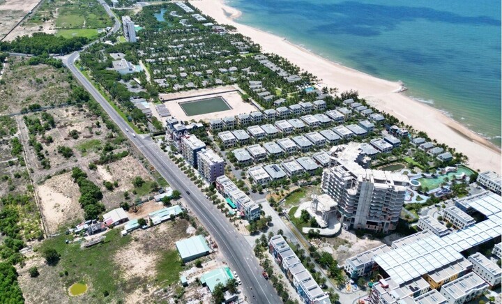 Theo các chuyên gia, tại bất cứ đâu trên thế giới, bất động sản ven biển vẫn luôn là loại hình có giá trị cao về sự hưởng thụ lẫn tính thương mại. (Ảnh minh họa: Lương Ý)