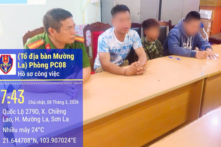 Q.V.T. và Q.V.P. tại cơ quan công an. (Ảnh: Công an tỉnh Sơn La)