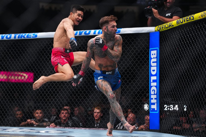 Garbrandt chủ yếu di chuyển và câu giờ, khi biết mình đang dẫn điểm sau khi đối thủ bị trừ 2 điểm