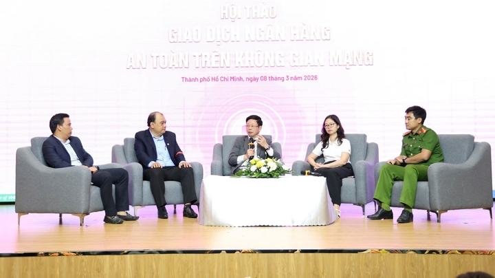 Hội thảo Giao dịch ngân hàng an toàn trên không gian mạng diễn ra tại TP.HCM do Báo Tiền Phong phối hợp với các đơn vị tổ chức. (Ảnh: Đại Việt)