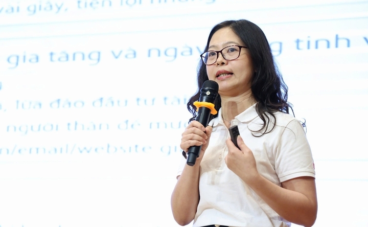 Bà Phạm Châu Loan chia sẻ các giải pháp căn cơ từ phía ngân hàng. (Ảnh: Đại Việt)