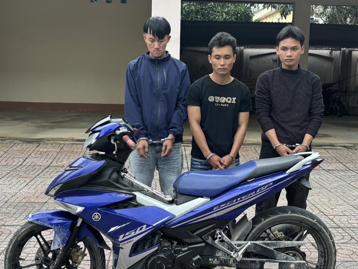 3 nghi phạm gây ra vụ cướp giật nhanh chóng bị bắt giữ chỉ sau 5 giờ gây án. (Ảnh: Công an Hà Tĩnh)