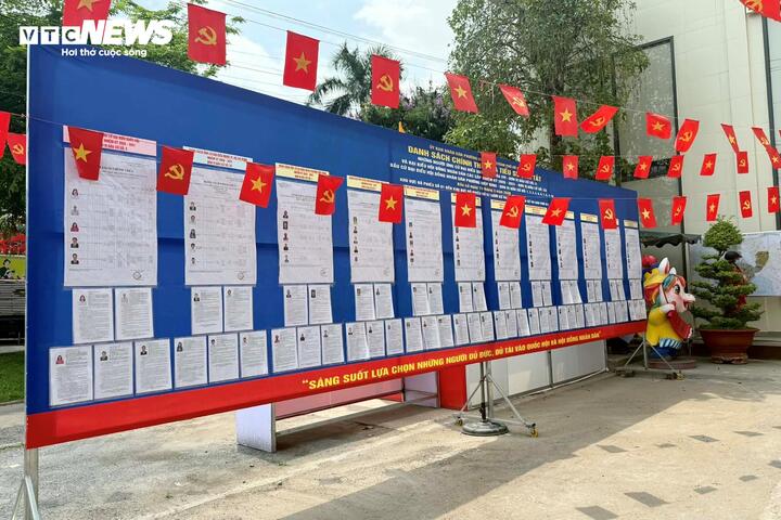 Phường Hiệp Bình, TP.HCM công khai danh sách tóm tắt tiểu sử của các ứng viên ứng cử. (Ảnh: Thy Huệ)