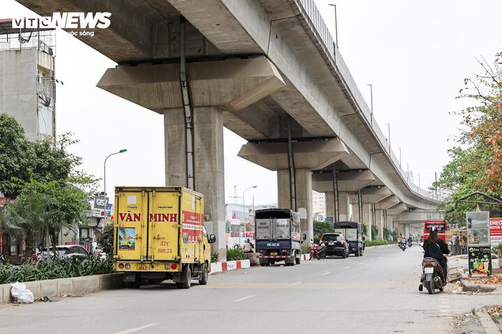 Nhếch nhác hàng quán, rác thải bủa vây dọc tuyến metro Cát Linh - Hà Đông - 23