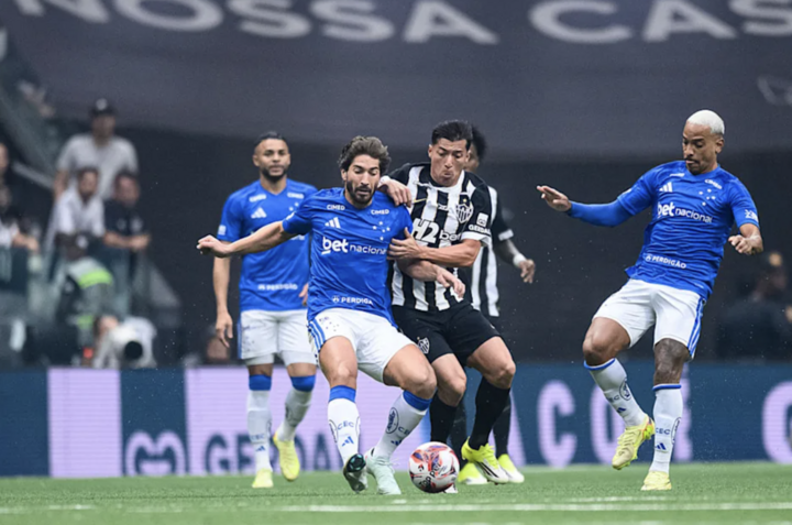 Việc 23 thẻ đỏ được rút ra trong một trận đấu đã thiết lập kỷ lục mới trong lịch sử bóng đá. (Nguồn: Yahoo Sports)