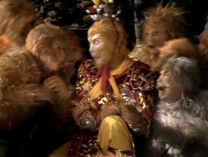 Hùng Nghê là một trong những diễn viên đóng vai khỉ con trong "Tây du ký".