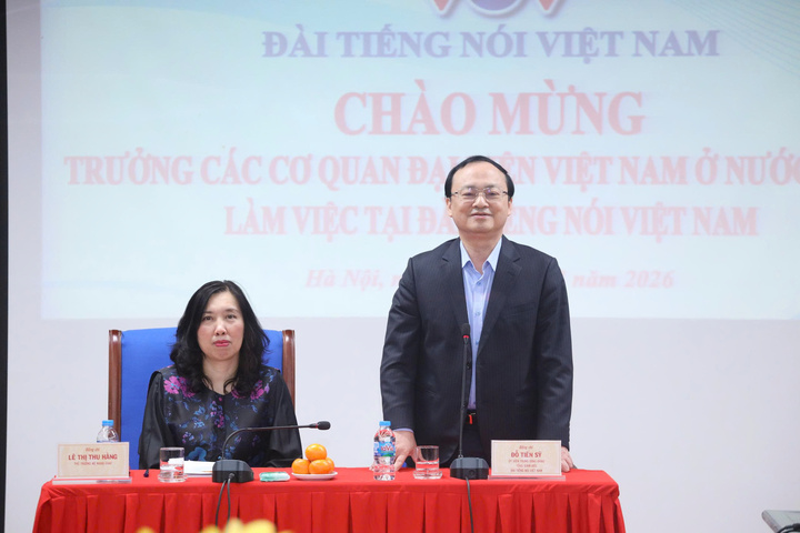 Tổng Giám đốc Đỗ Tiến Sỹ phát biểu trong buổi tiếp và làm việc với đoàn Trưởng các cơ quan đại diện ngoại giao Việt Nam ở nước ngoài.