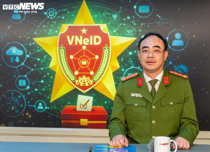 Đại tá Trần Hồng Phú - Phó Cục Trường Cục Cảnh sát Quản lý Hành chính về trật tự xã hội (C06), Bộ Công an. (Ảnh: Hùng Cường)